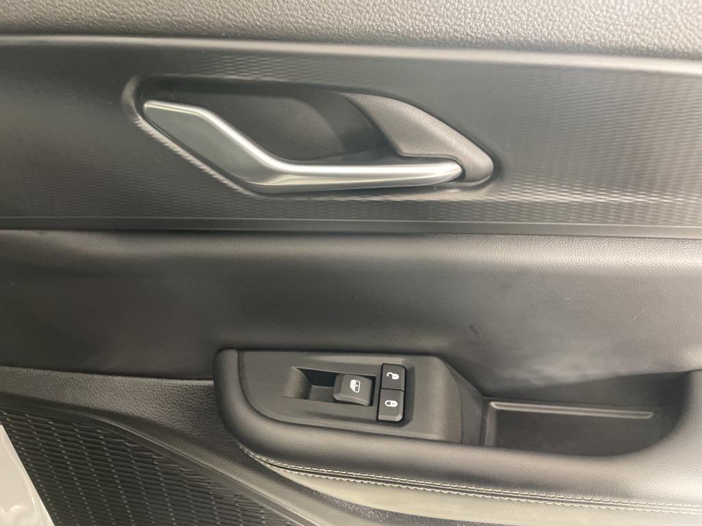 used 2024 Jeep Grand Cherokee L car, priced at $28,800