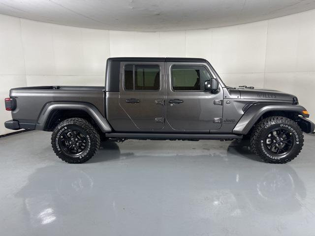new 2025 Jeep Gladiator car, priced at $42,900
