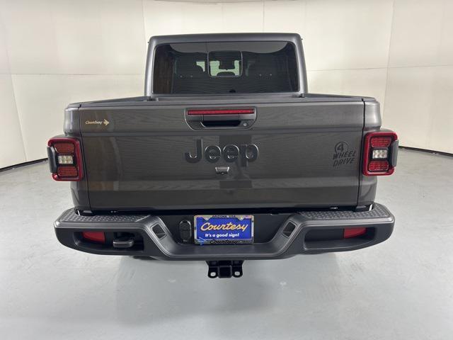 new 2025 Jeep Gladiator car, priced at $42,900