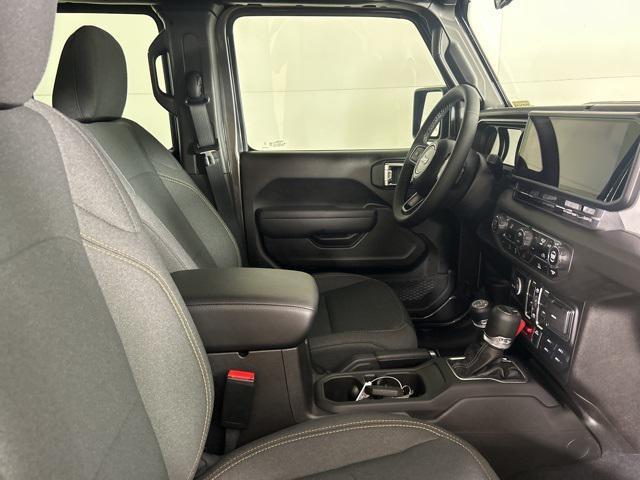 new 2025 Jeep Gladiator car, priced at $42,900