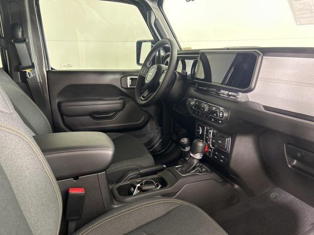 new 2025 Jeep Gladiator car, priced at $42,900
