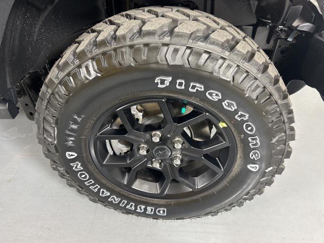 new 2025 Jeep Gladiator car, priced at $42,900