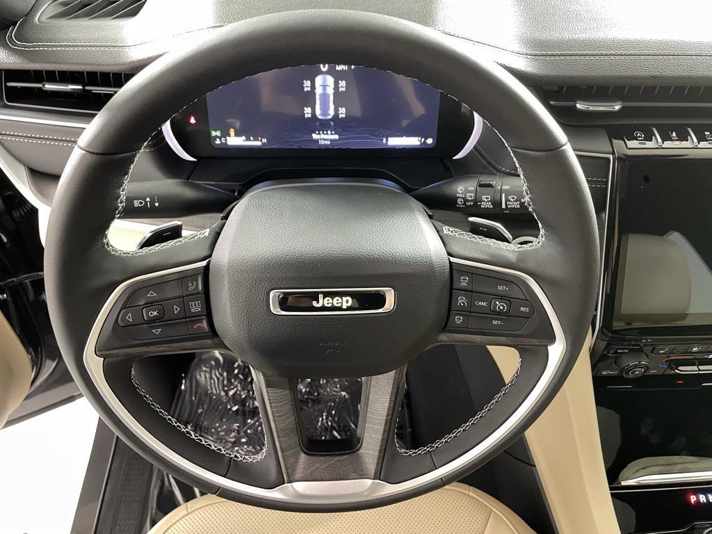 new 2025 Jeep Grand Cherokee car, priced at $48,900