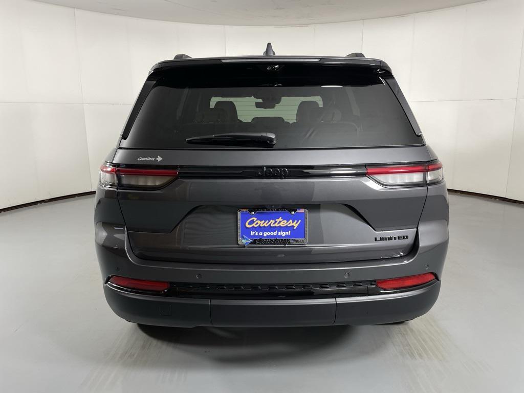 new 2025 Jeep Grand Cherokee car, priced at $48,900