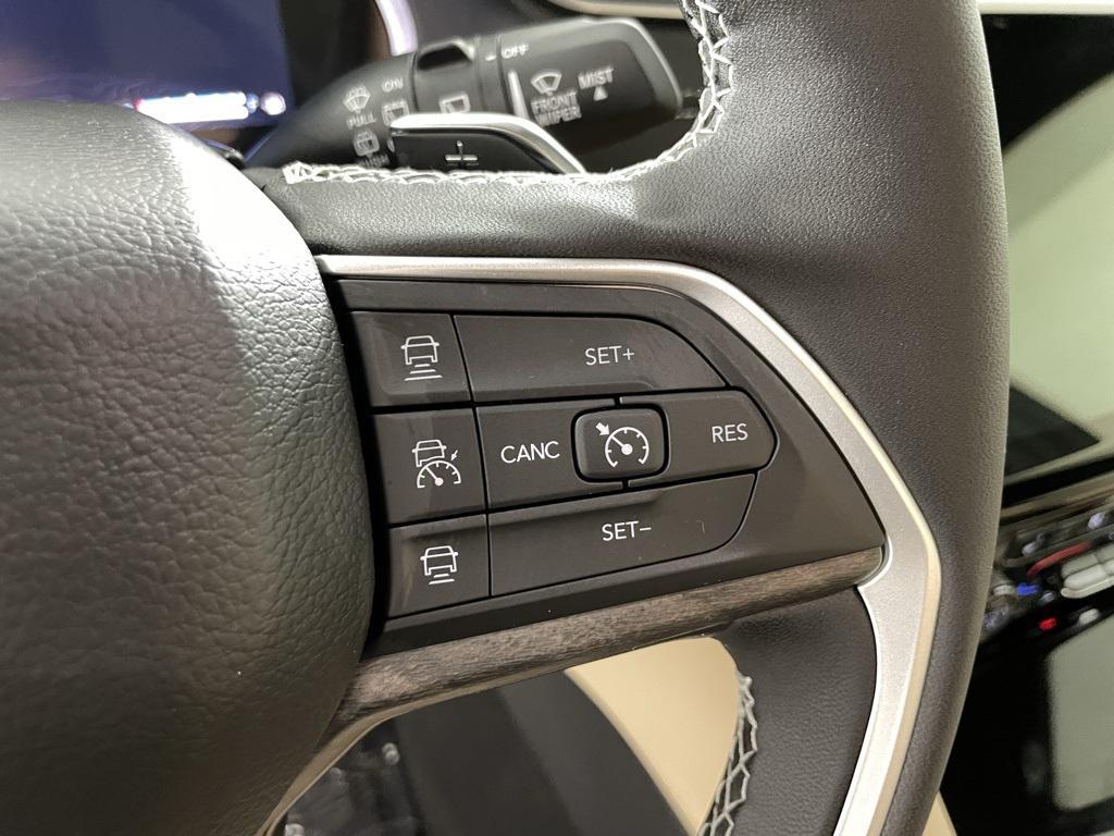 new 2025 Jeep Grand Cherokee car, priced at $48,900