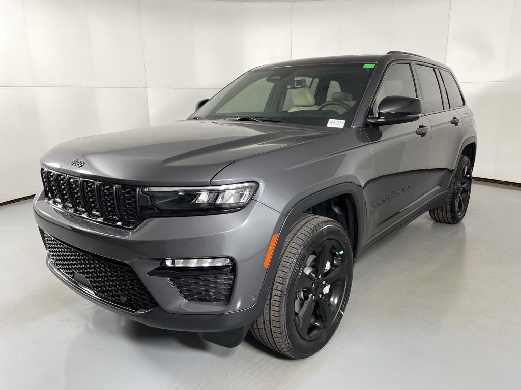 new 2025 Jeep Grand Cherokee car, priced at $48,900