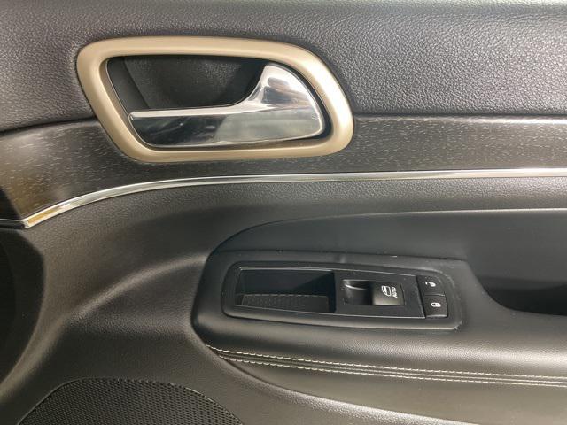 used 2015 Jeep Grand Cherokee car, priced at $13,900