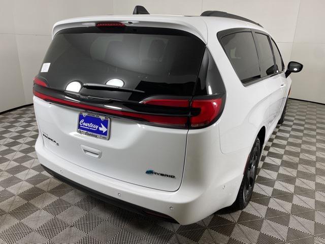 new 2024 Chrysler Pacifica Hybrid car, priced at $50,105