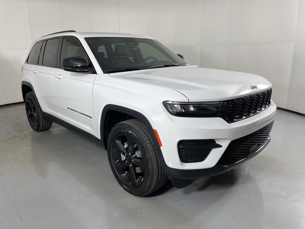 new 2025 Jeep Grand Cherokee car, priced at $39,900