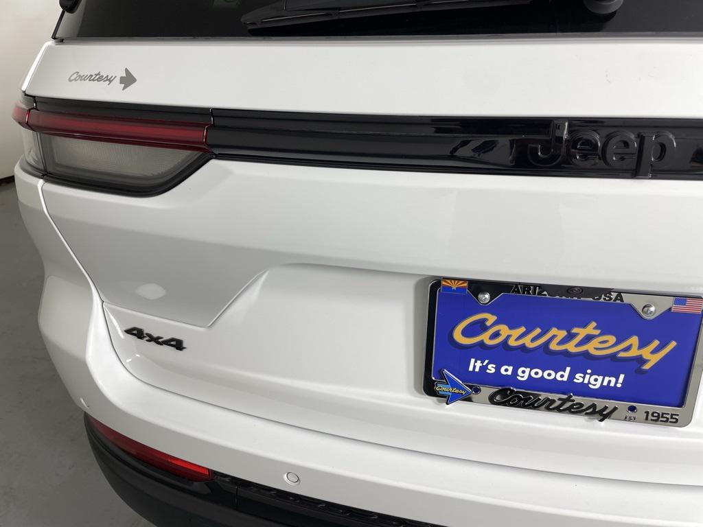 new 2025 Jeep Grand Cherokee car, priced at $39,900