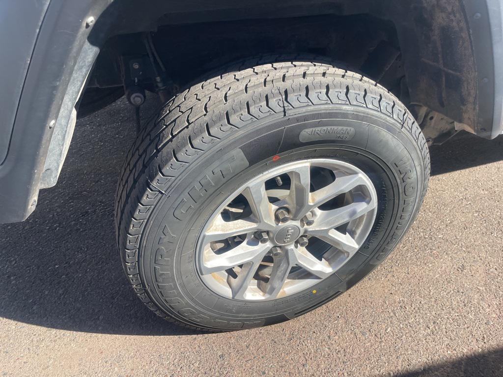 used 2023 Jeep Gladiator car, priced at $31,400