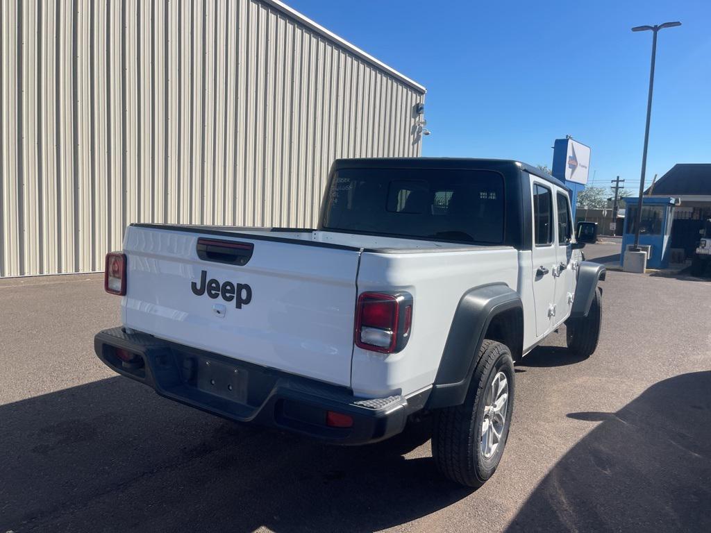 used 2023 Jeep Gladiator car, priced at $31,400