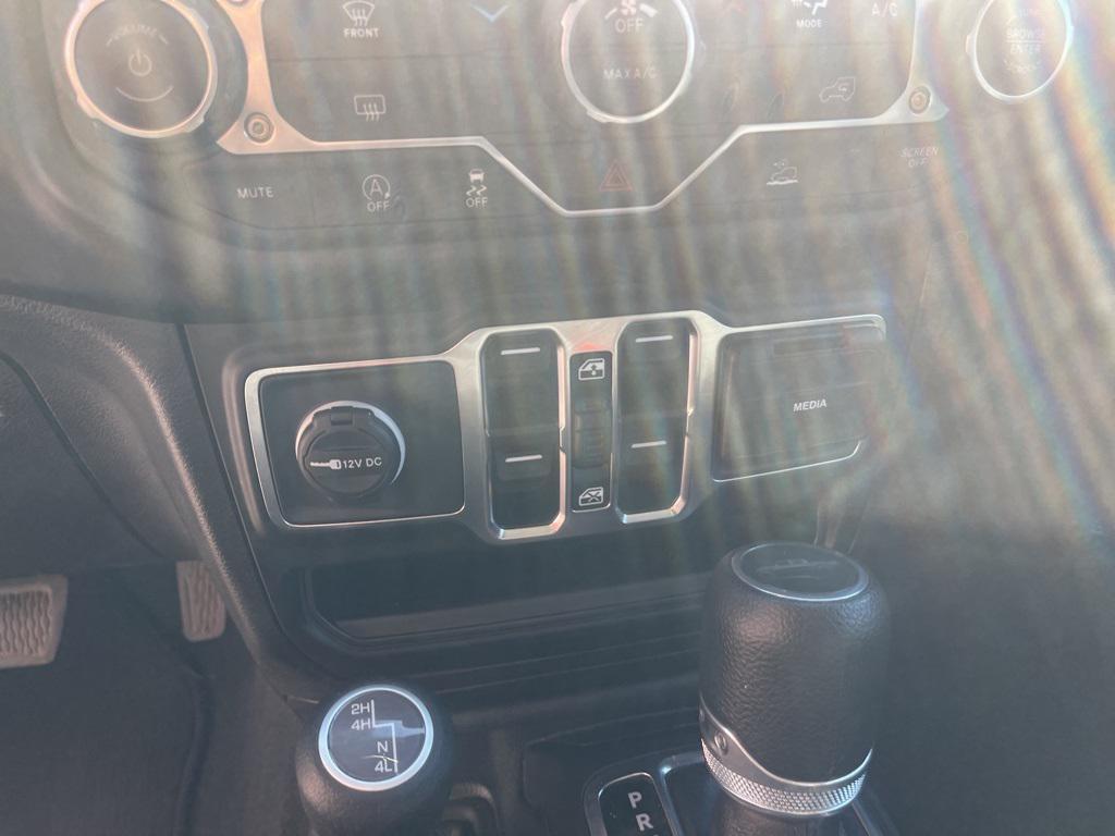 used 2023 Jeep Gladiator car, priced at $31,400