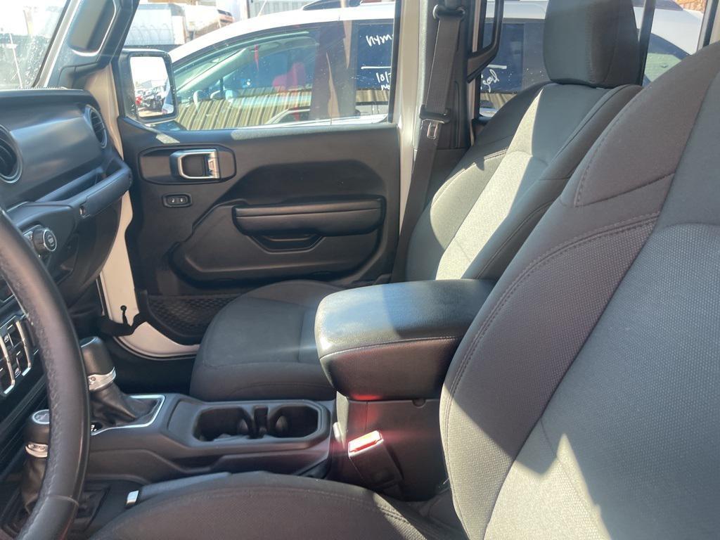 used 2023 Jeep Gladiator car, priced at $31,400