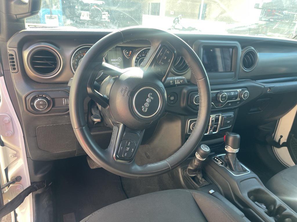 used 2023 Jeep Gladiator car, priced at $31,400