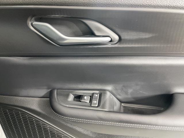 new 2025 Jeep Grand Cherokee L car, priced at $37,900