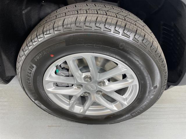 new 2025 Jeep Grand Cherokee L car, priced at $37,900