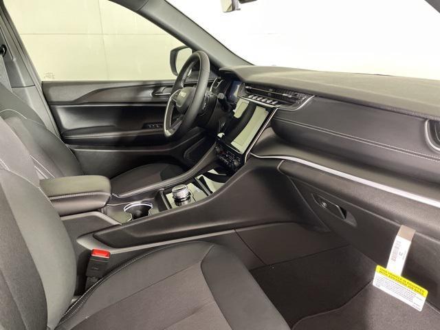 new 2025 Jeep Grand Cherokee L car, priced at $37,900