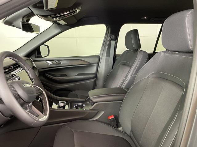 new 2025 Jeep Grand Cherokee car, priced at $34,900
