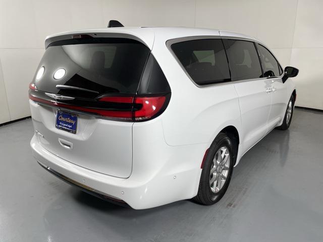new 2025 Chrysler Pacifica car, priced at $37,900