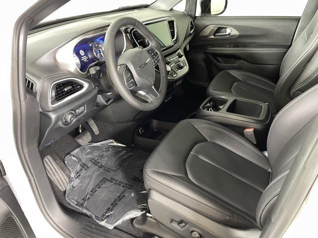 new 2025 Chrysler Pacifica car, priced at $37,900