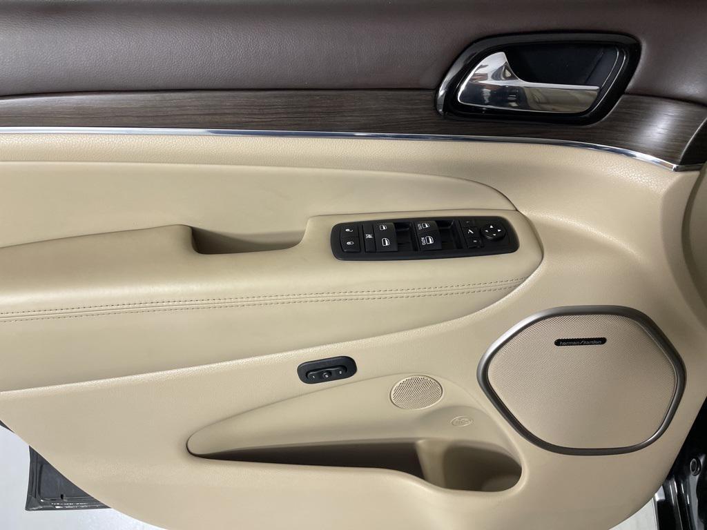 used 2020 Jeep Grand Cherokee car, priced at $28,900