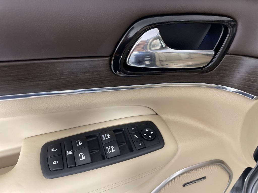 used 2020 Jeep Grand Cherokee car, priced at $28,900