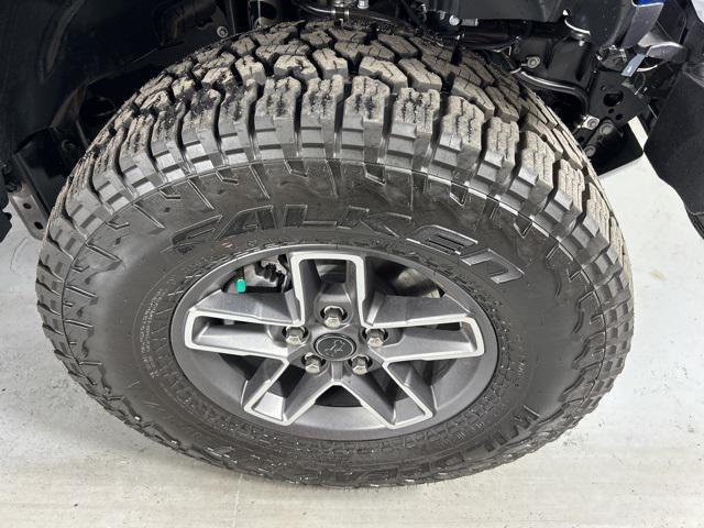 new 2025 Jeep Gladiator car, priced at $46,900