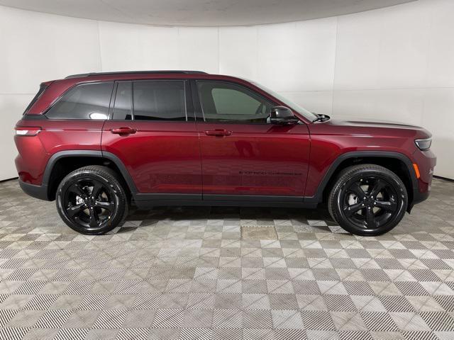 new 2025 Jeep Grand Cherokee car, priced at $46,728