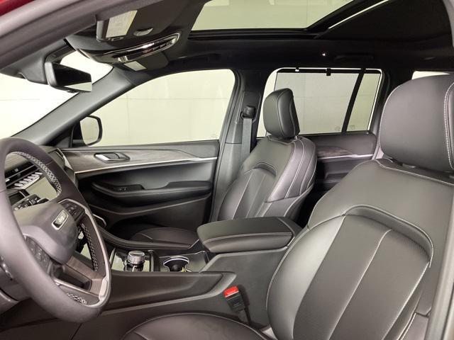 new 2025 Jeep Grand Cherokee car, priced at $46,728