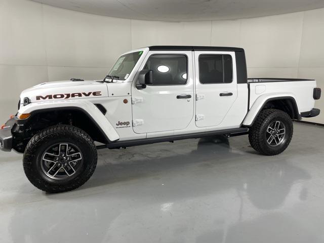 new 2025 Jeep Gladiator car, priced at $46,900