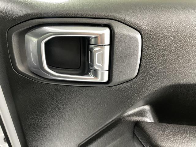 new 2025 Jeep Gladiator car, priced at $46,900