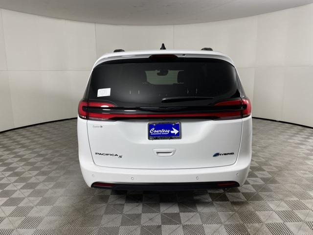 new 2024 Chrysler Pacifica Hybrid car, priced at $51,999