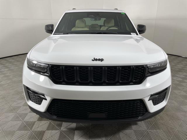 new 2025 Jeep Grand Cherokee car, priced at $49,781