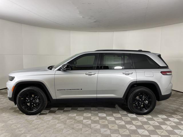 new 2025 Jeep Grand Cherokee car, priced at $47,525