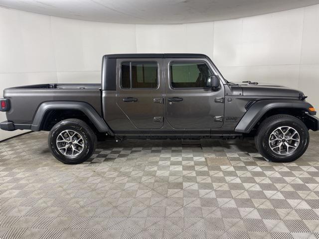 new 2025 Jeep Gladiator car, priced at $42,970