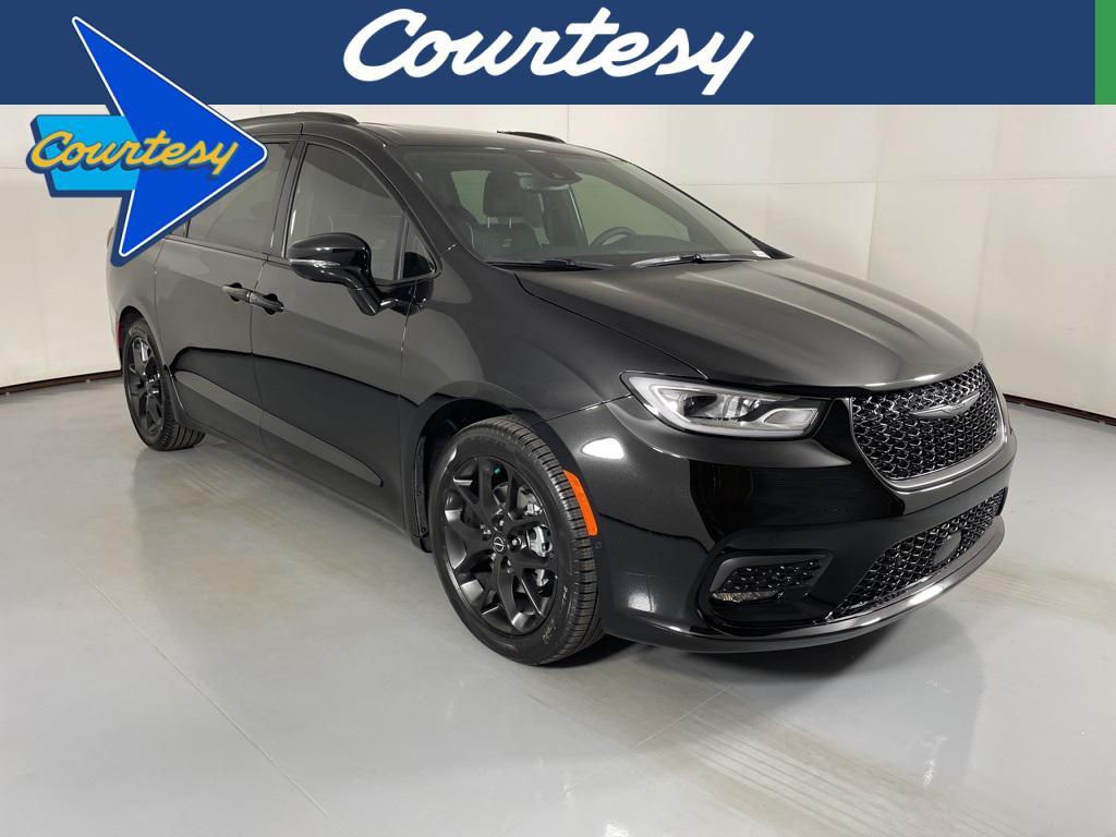 new 2026 Chrysler Pacifica car, priced at $46,722