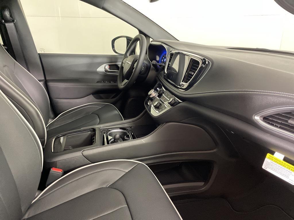 new 2026 Chrysler Pacifica car, priced at $46,722