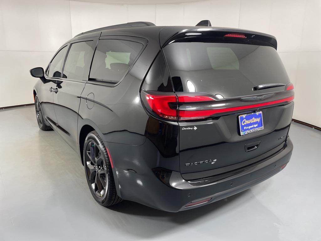 new 2026 Chrysler Pacifica car, priced at $46,722