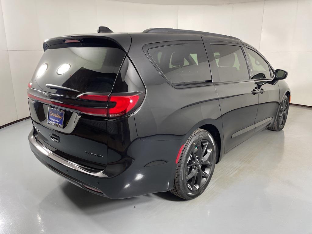 new 2026 Chrysler Pacifica car, priced at $46,722