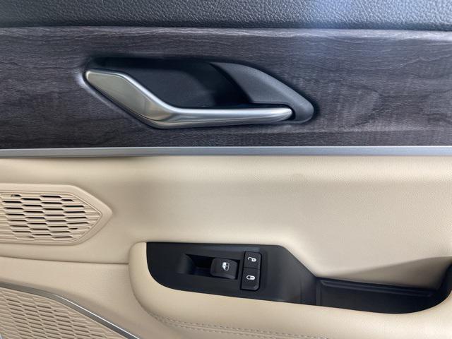 new 2025 Jeep Grand Cherokee L car, priced at $52,900