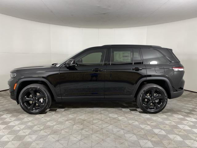 new 2025 Jeep Grand Cherokee car, priced at $52,500