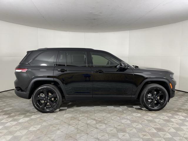 new 2025 Jeep Grand Cherokee car, priced at $52,500