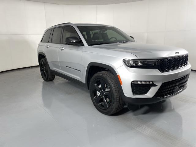 new 2025 Jeep Grand Cherokee car, priced at $48,900