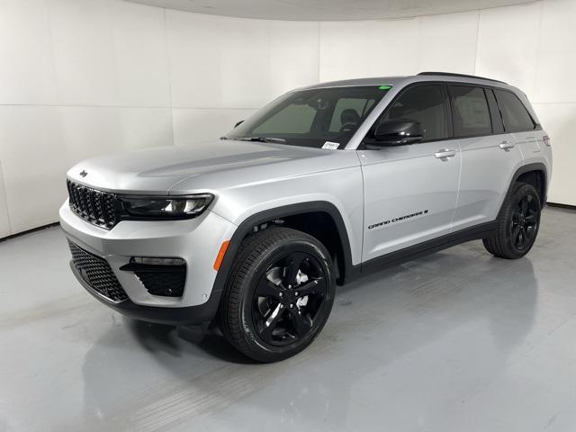 new 2025 Jeep Grand Cherokee car, priced at $48,900