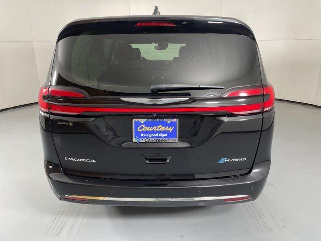 used 2022 Chrysler Pacifica Hybrid car, priced at $31,300