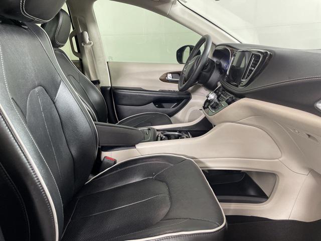 used 2022 Chrysler Pacifica Hybrid car, priced at $31,300