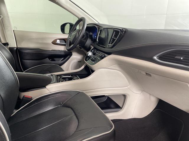 used 2022 Chrysler Pacifica Hybrid car, priced at $31,300