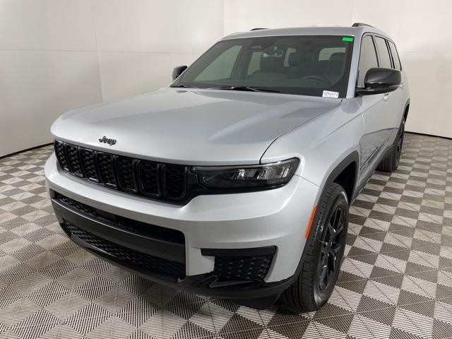 new 2025 Jeep Grand Cherokee L car, priced at $44,001