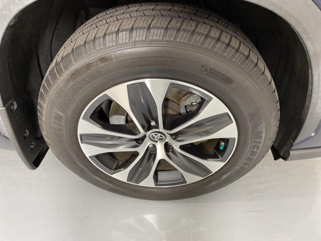 used 2020 Toyota Highlander car, priced at $32,900